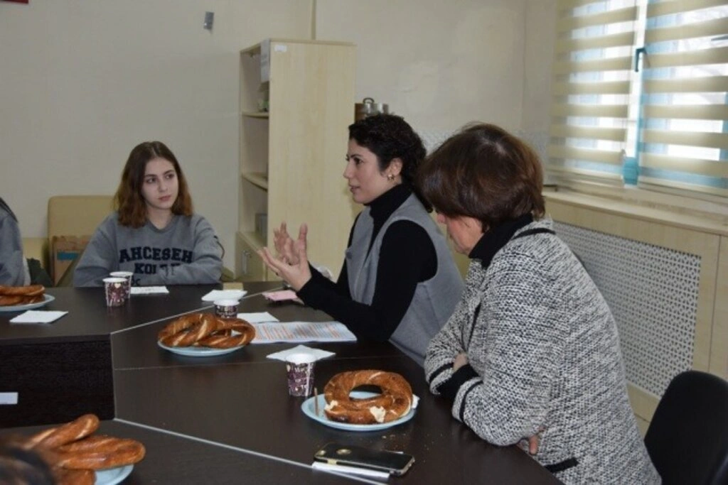 Geleceğin Bilim Kadınları Doç. Dr. Ayşenur Büyükgöze Kavas ile Buluştu