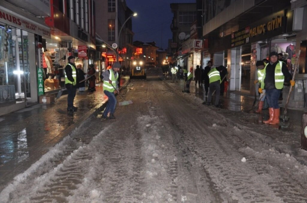 Terme'nin Güzel İnsanlarından Karla Mücadele Çalışmalarına Takdir