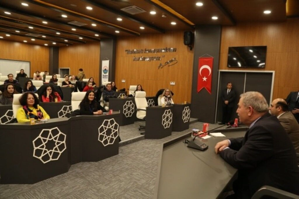 Başkan Demirtaş Yabancı Öğrencilere İlkadım'ı Anlattı