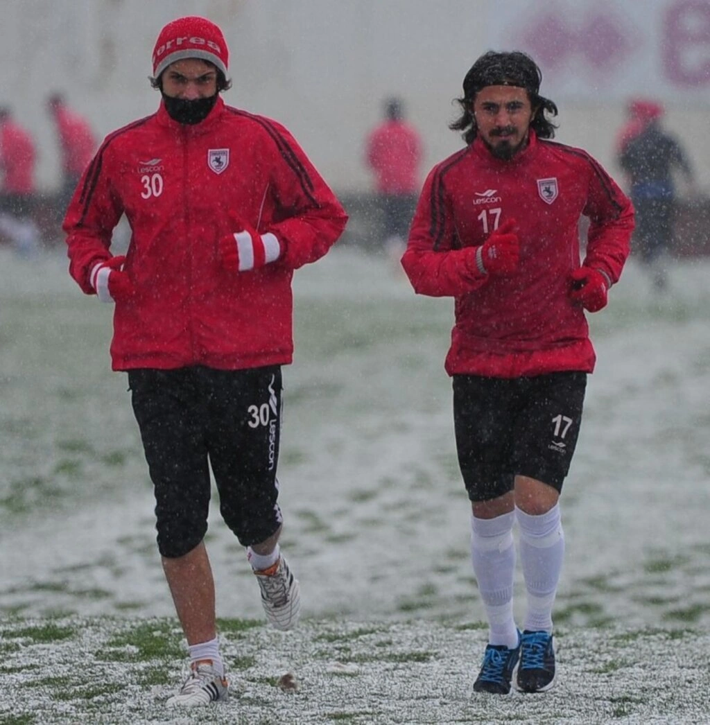 Samsunspor kar üstünde çalıştı